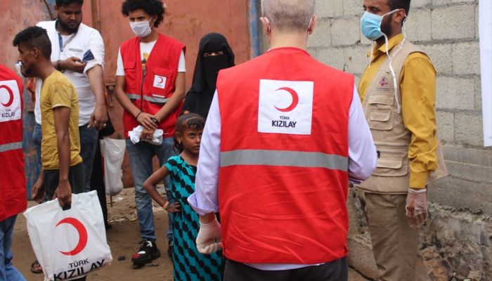 Yemen'de Türk Kızılay 13 bin aileye kurban eti dağıtıyor