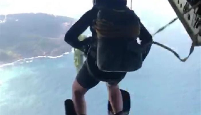 Paraşütlü Arama Kurtarma Timi'nde görev alacak sağlık sınıfı astsubaylar mezun oldu