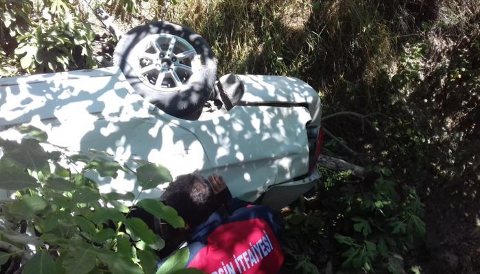 Mersin'de otomobil uçuruma devrildi: 5 yaralı