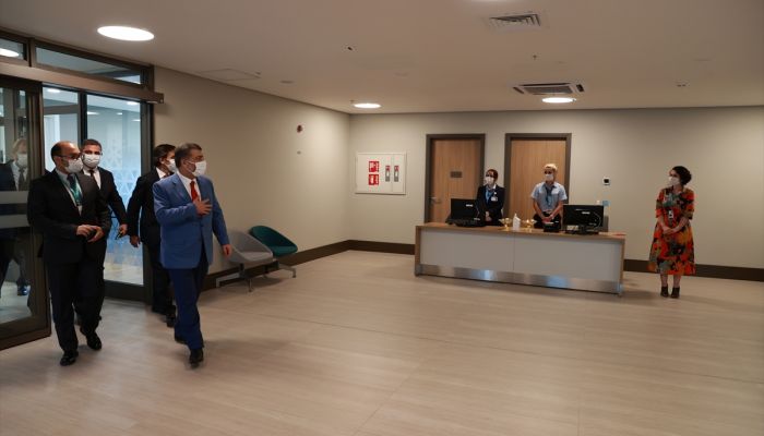 Sağlık Bakanı Koca, Başakşehir Çam ve Sakura Şehir Hastanesini ziyaret etti
