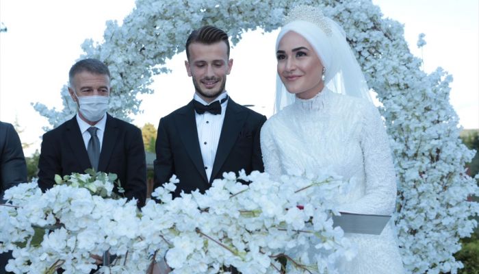 Trabzonsporlu futbolcu Abdulkadir Parmak evlendi