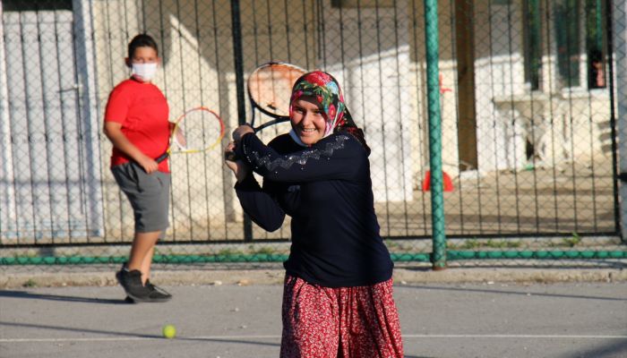 Mersin'de Yörük çocukları için 1300 rakımdaki yaylaya tenis kortu