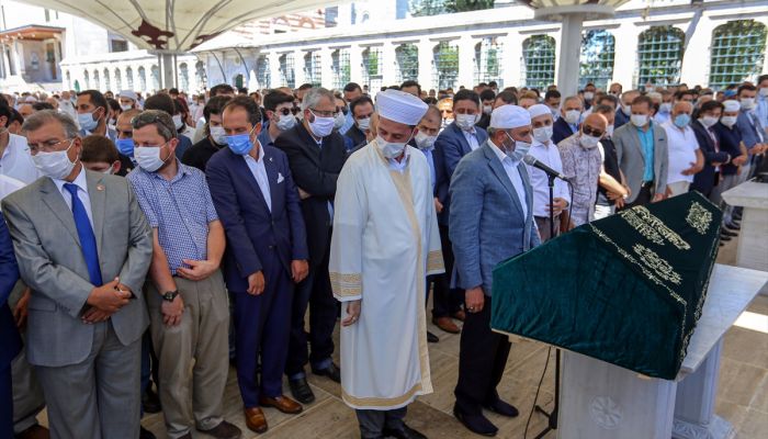 Eski Başbakanlardan Necmettin Erbakan'ın kardeşi Kemalettin Erbakan son yolculuğuna uğurlandı