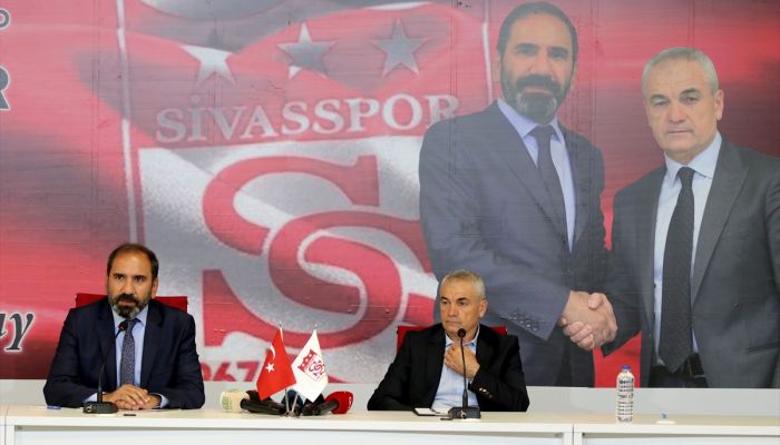 Sivasspor, Rıza Çalımbay'la sözleşme imzaladı 