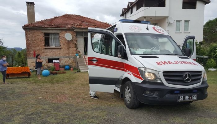 Rusya'dan hava ambulansıyla getirilen Kovid-19'lu hastanın tedavisi Trabzon'da tamamlandı 