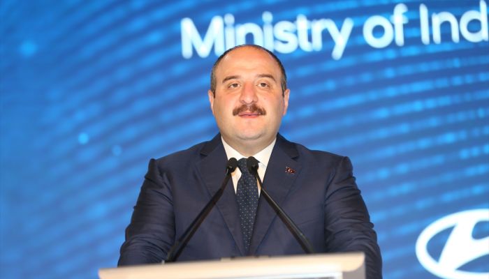 Varank: "2030'da elektrikli, bağlantılı, otonom hafif ve ağır ticari araçlar üretiminde Avrupa'da lider, dünyada ilk 5 ülke arasında olmak istiyoruz."
