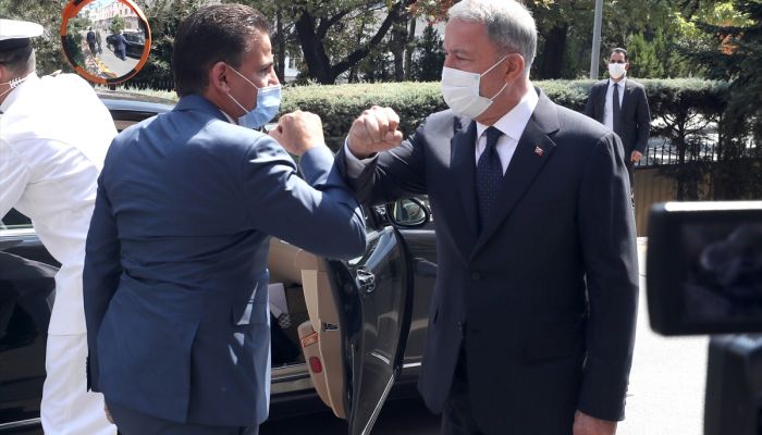 MSB: "Bakan Akar, Libya Savunma Bakanı Selahaddin Namroush ile bir araya geldi."