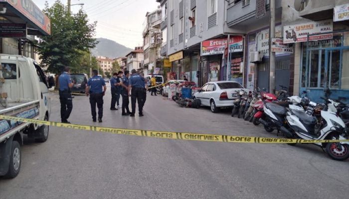 Isparta'da çıkan bıçaklı kavgada bir kişi yaralandı