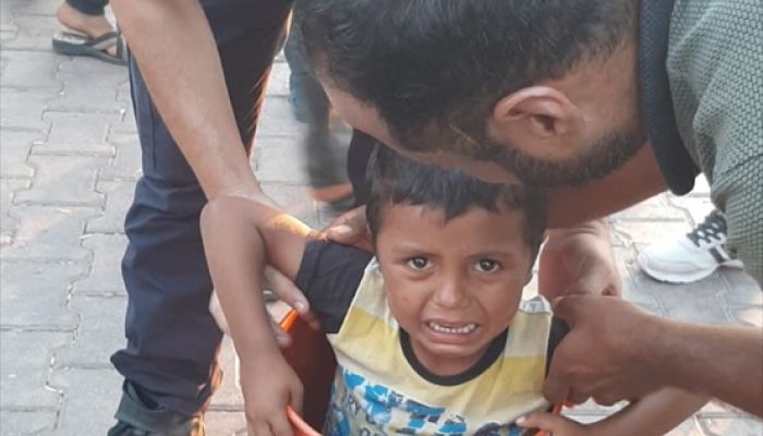 Şanlıurfa'da çöp kutusuna sıkışan çocuk kurtarıldı