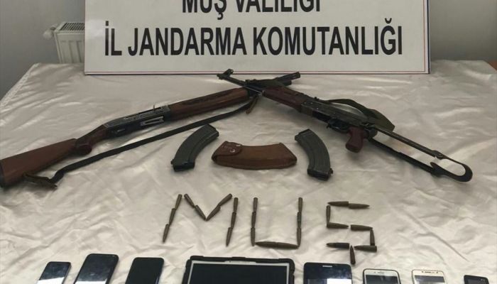 Muş'ta terör örgütü PKK ve iş birlikçilerine yönelik operasyonda 9 kişi yakalandı