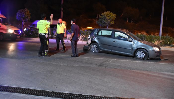 Muğla'da zincirleme trafik kazası sonucu 1'i polis 3 kişi yaralandı