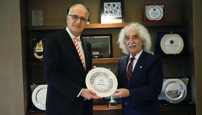 TVF Başkanı Mehmet Akif Üstündağ, "yılın spor adamı" seçildi