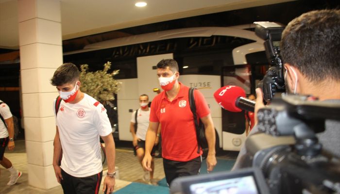 Antalyaspor, Beşiktaş maçı için İstanbul'a gitti 