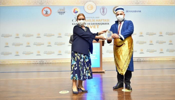 Ahilik Hizmet Ödülü bu yıl Halkbank Genel Müdürü Osman Arslan’a verildi
