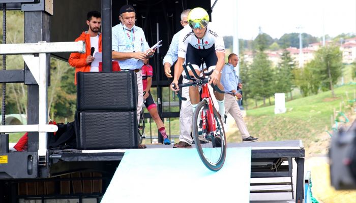 Yol Bisikleti Türkiye Şampiyonası'nın "yol yarışları" etabı Sakarya'da başladı