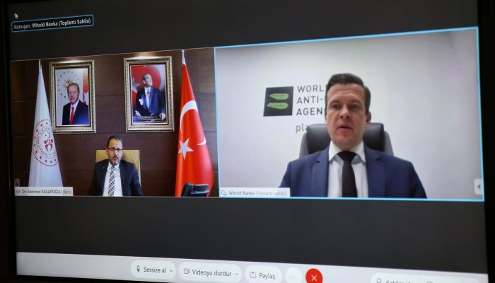 Bakan Kasapoğlu, WADA Başkanı Banka ile görüştü 