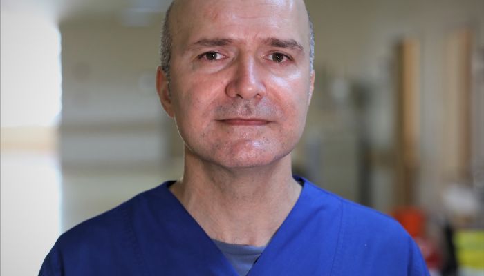 DOKTORLAR KOVİD-19'LA SAVAŞI ANLATIYOR
Koronavirüsü atlatan doktor verdiği mücadeleyi gözyaşları içinde anlattı