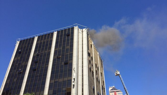 Beşiktaş'ta iş merkezinde yangın