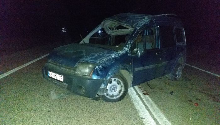 Konya'da hafif ticari araç devrildi: 1 ölü