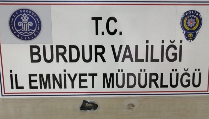 Burdur'da uyuşturucu operasyonunda 2 kişi tutuklandı