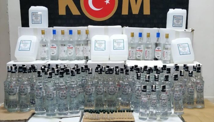 Samsun'da 142 şişe sahte bandrollü içki ele geçirildi