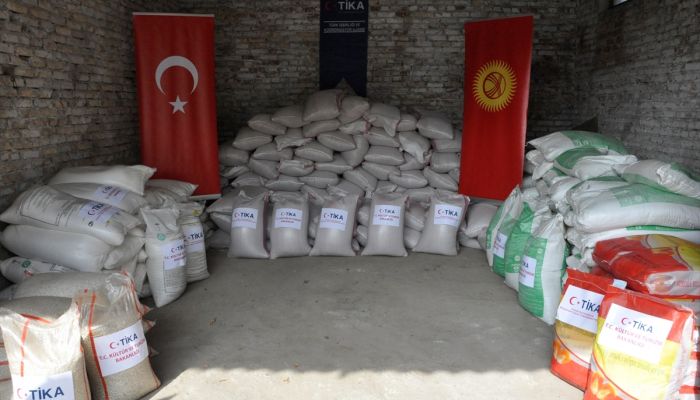 TİKA'dan, Kırgızistan'da çiftçilere tohum ve gübre yardımı