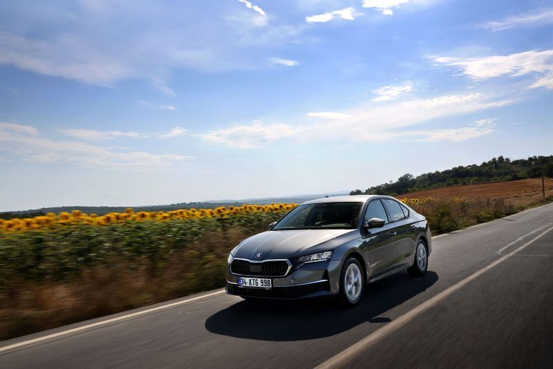 Škoda'nın Yenilenen Octavia Sedan ve Combi Modelleri Satışa Sunuldu