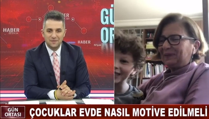Profesör canlı yayında torunu tarafından trollendi