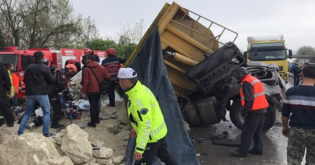 TEM'de Trafiği Kilitleyen Kaza