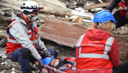 6 ŞUBAT'TAN MAHALLELERE UZANAN DAYANIŞMA