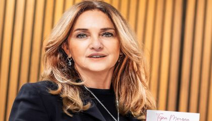 8 Mart'ta ilham veren bir hediye: Tijen Mergen'den “Yedi Kere Düş, Sekiz Kere Kalk”