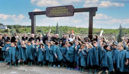 ALJ Türkiye Ağaçlandırma Seferberliği'nin İlk Adımını 310 Bin Fidan ile İzmir'de Attı