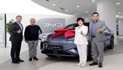 BYD Başkan Yardımcısı Stella Li, Türkiye'de İlk SEALION 7 Teslimatını Gerçekleştirdi