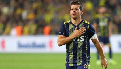 Emre Belözoğlu yeşil sahalara veda ediyor