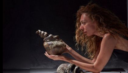 Esra Uyman'dan Seramiğin Zamansız Dili ‘Boşluğun Kabukları' Sergisi