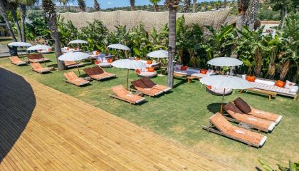 GUESS ve Yuzu Beach, Çeşme'nin En Stil Sahibi Yaz Buluşmasına Bu Sezon da İmza Atıyor