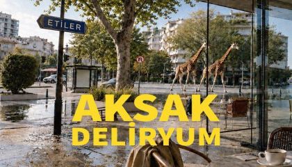 GalataPerform'un yeni oyunu Aksak Deliryum, sahneden taşıyor