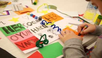 KADIKÖY'DE ÇOCUKLAR YARIYIL ŞENLİĞİNDE BULUŞUYOR