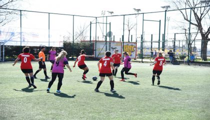 KADIKÖY'DE KADINLAR ŞİDDETE KARŞI BİRLİKTE GÜÇLENİYOR 