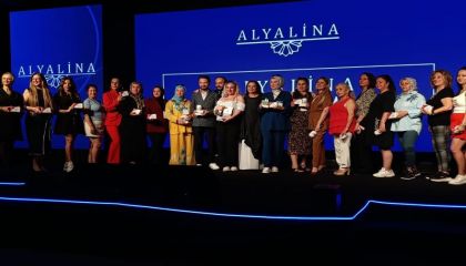 KADINLARIN YENİ GELİR KAPISI GÜZELLİK SEKTÖRÜ OLDU