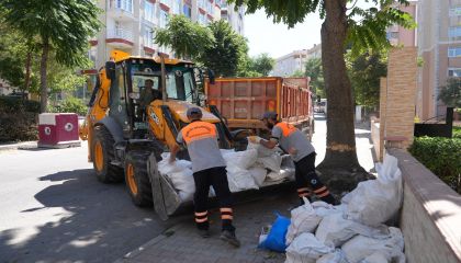 KARTAL BELEDİYESİ'NDEN YAZ TEMİZLİK SEFERBERLİĞİ