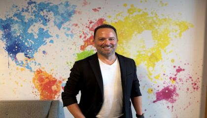 Karnaval'ın 12 farklı kategoride 100'e yakın podcast serisi radyo samimiyetinde