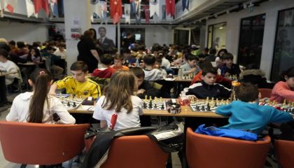 Kartal'da 23 Nisan Coşkusu Satranç Turnuvası ile Başladı