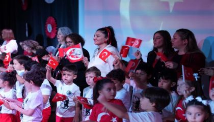 Kartallı Çocuklar 29 Ekim Cumhuriyet Bayramını Doyasıya Kutladı
