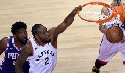 Kawhi Leonard coştu Toronto kazandı