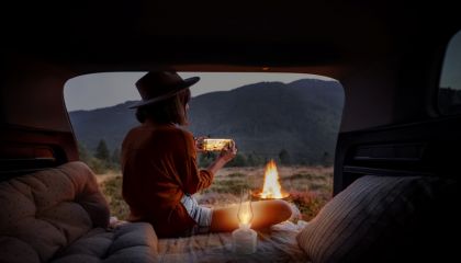 LED aydınlatma ve güçlü ses deneyimi tek cihazda