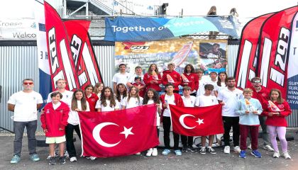 MİLLİ SÖRFÇÜ TUNA TEKİN DÜNYA ŞAMPİYONASI'NDA TÜRKİYE'Yİ GURURLANDIRDI