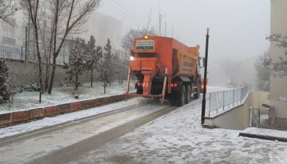 Mamak Belediyesi'nden Yılın İlk Karına 24 Saatlik Müdahale