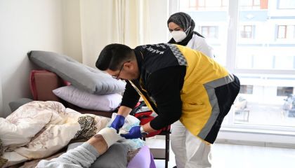 Mamak Belediyesi'nin Evde Sağlık Hizmetleri Sürüyor