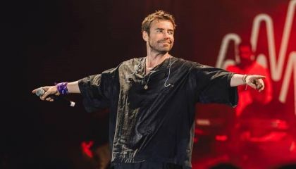 Murat Dalkılıç, uzun bir aranın ardından yeniden sahnelere dönüyor